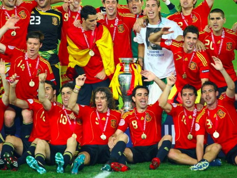 Tây Ban Nha là đội tuyển duy nhất bảo vệ thành công ngôi vô địch Euro