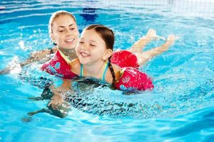 Bơi lội giúp cơ thể phát triển toàn diện và khỏe mạnh.