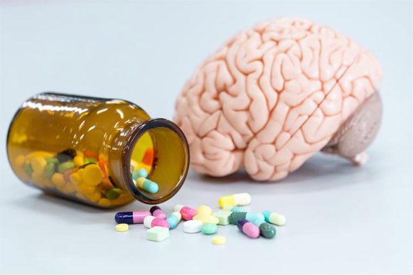 Bổ sung thuốc bổ não giúp người già ngăn ngừa suy giảm trí nhớ hiệu quả.