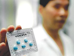 Sử dụng Viagra giúp nam giới cải thiện sức khỏe sinh lý đáng kể.